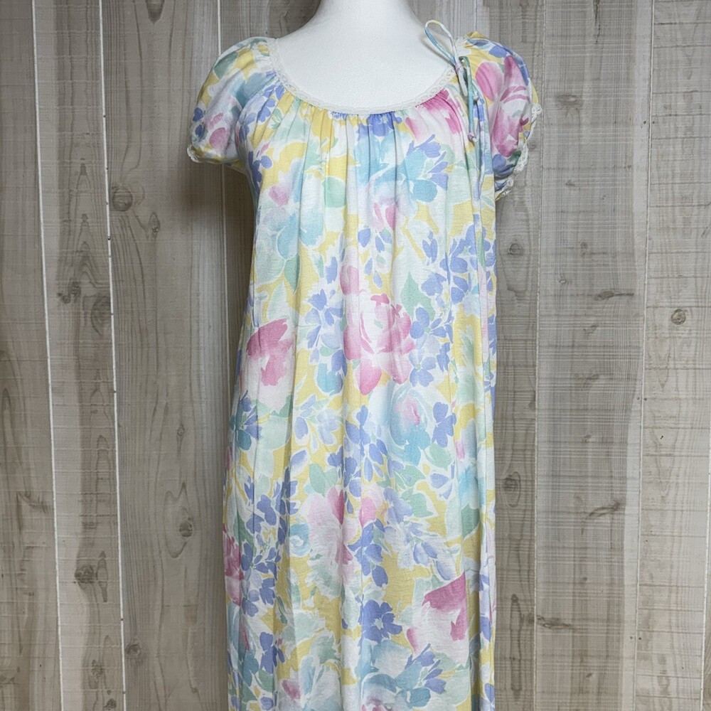 VTG Miss Elaine USA Floral Pastel Nightgown Robe Gown Set M Cozy Granny Core